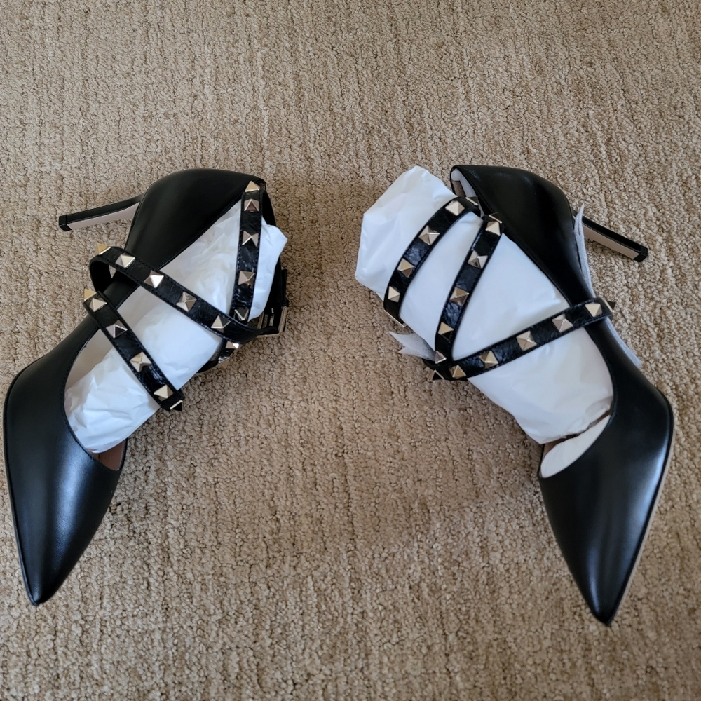 Valentino Garavani Rockstud Studwrap Heel Pumps in Black, Size 38 - Picture 3 of 11